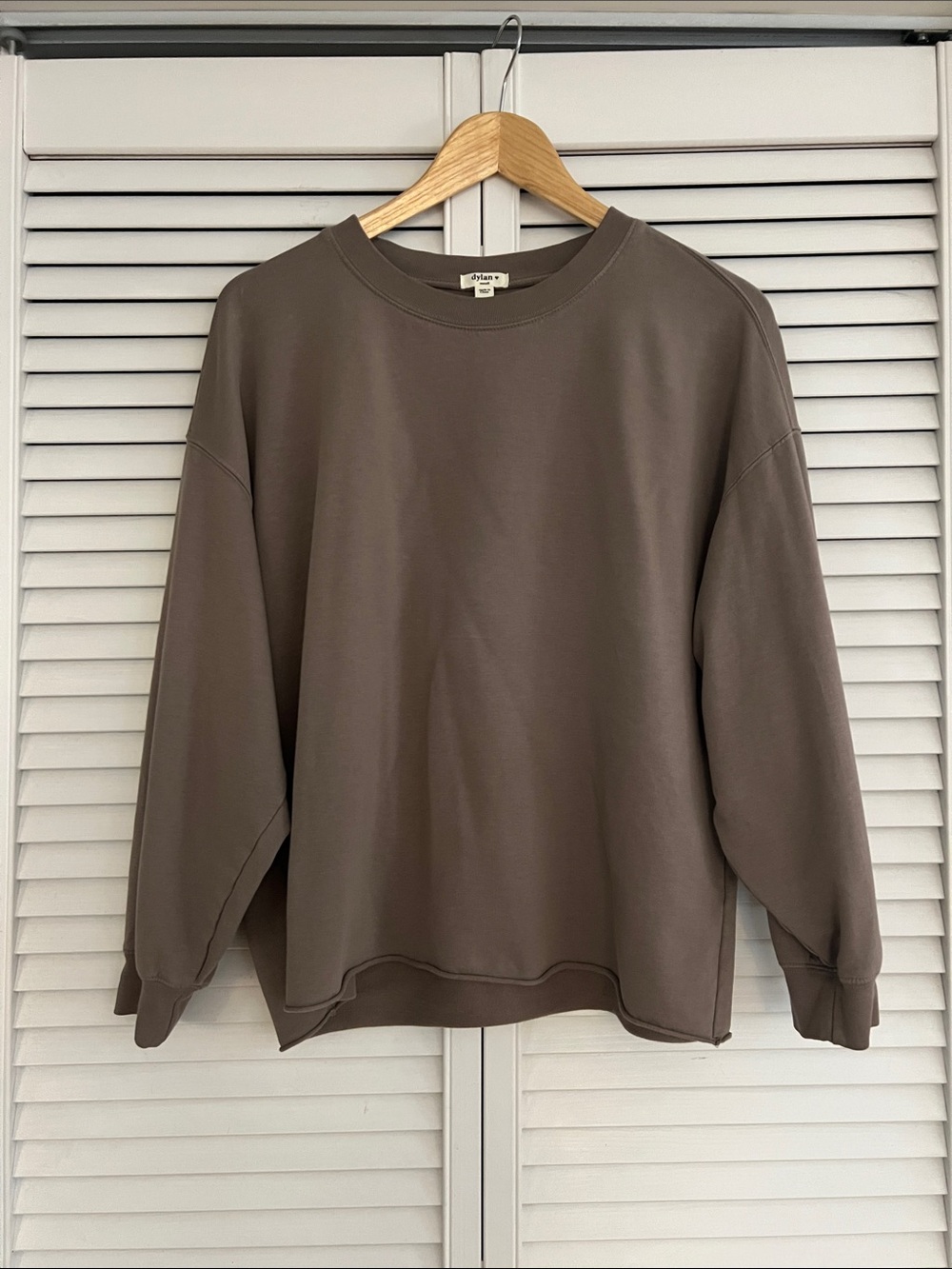 Dylan Clothing Lightweight Sweatshirt Small